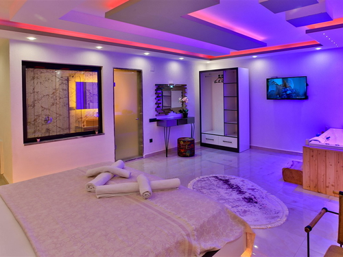  gece  -  Kasım
  | Kalkan Patara’da Jakuzili ve Korunaklı Özel Havuzlu Villa